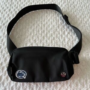 NWOT- Lululemon Penn State Lululemon Everywhere Belt Bag - Black
